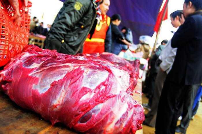 Một kg thịt trâu chọi có giá dao động tử 250.000 đồng - 600.000 đồng